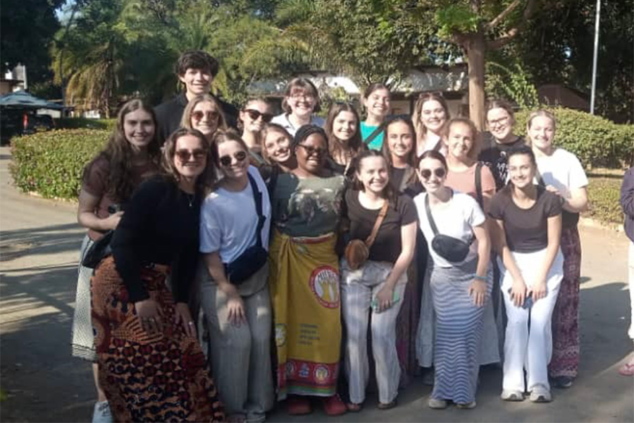 Kennidy Pelnar with her global health cohort in Malawi.